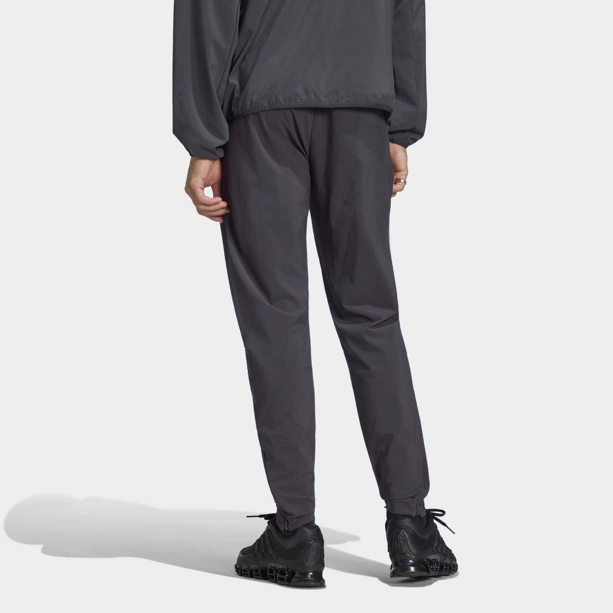 D.DEO ADIDAS TECH ESS+ PT M