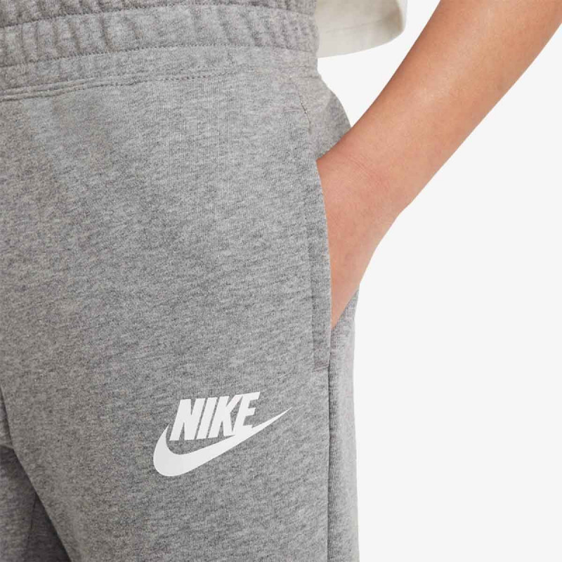 D.DEO NIKE G NSW CLUB FT HW FTTD PANT 