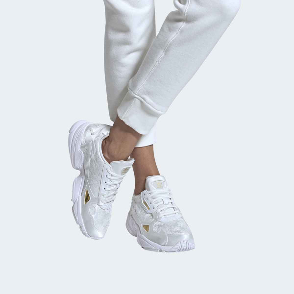 PATIKE ADIDAS FALCON W 