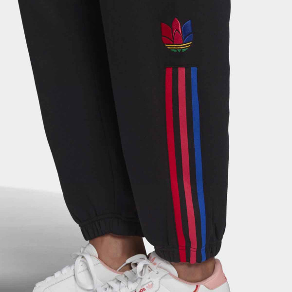 D.DEO ADIDAS CUFFED PANT W 