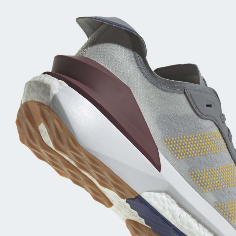 PATIKE ADIDAS AVRYN M 