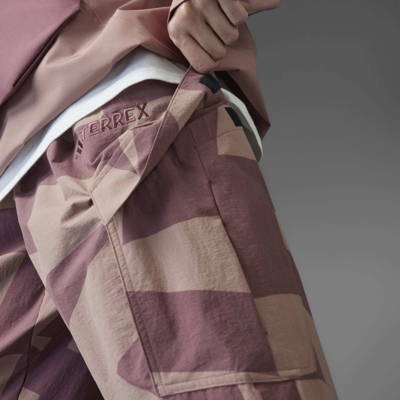 D.DEO ADIDAS W CARGO AOP P W 