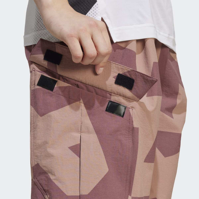 D.DEO ADIDAS W CARGO AOP P W 